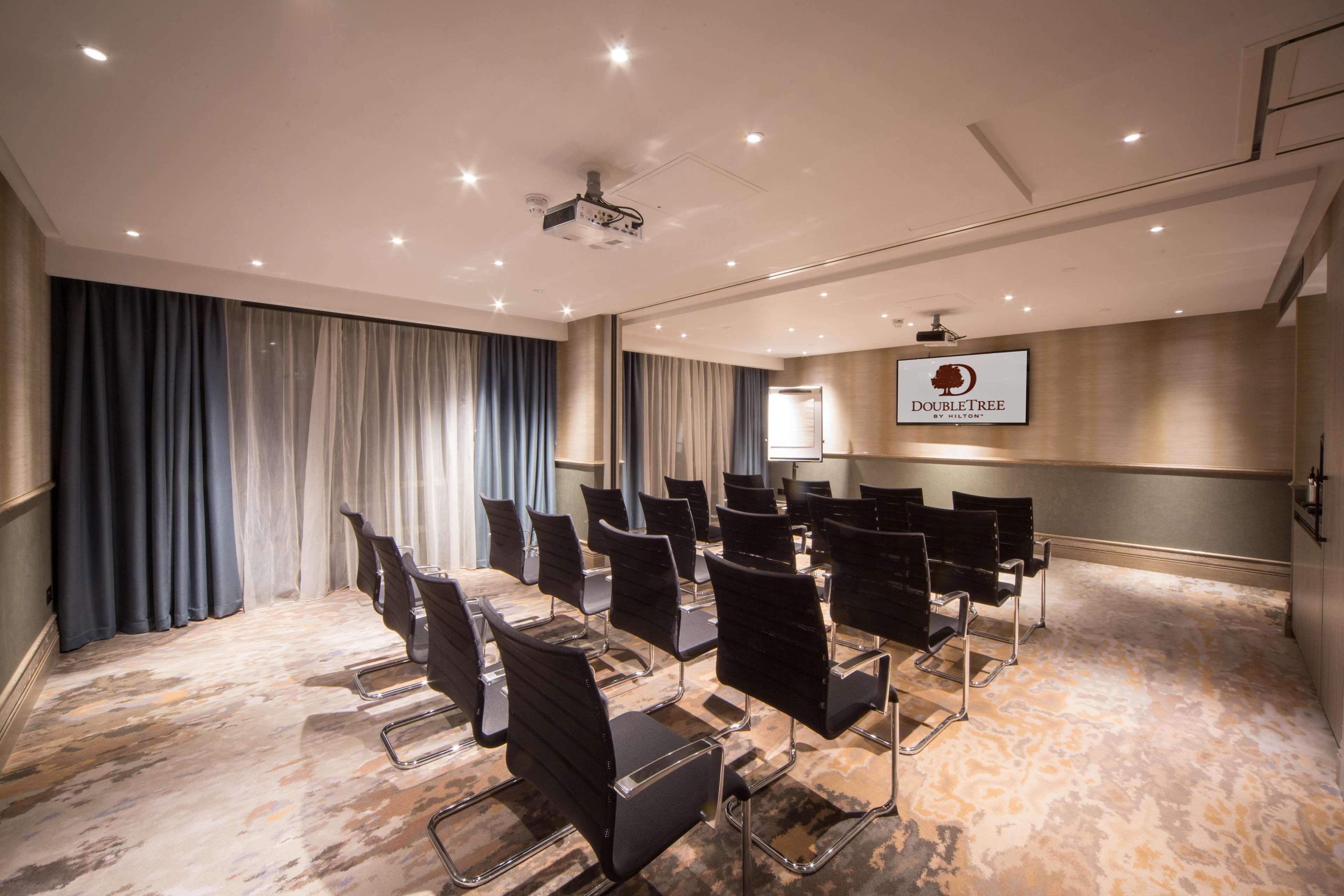 Doubletree By Hilton London Kingston Upon Thames Kingston upon Thames (Greater London) Exterior foto