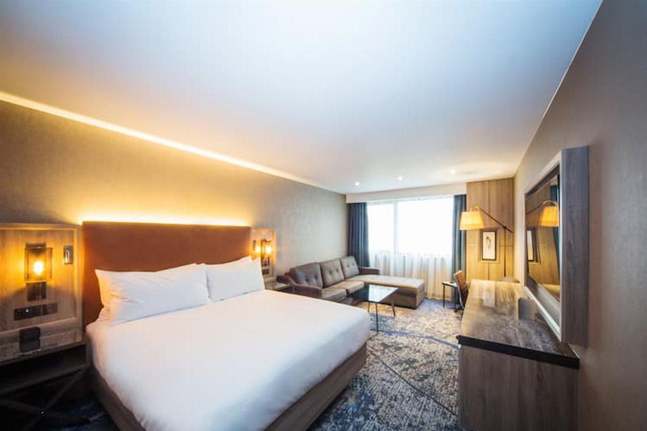 Doubletree By Hilton London Kingston Upon Thames Kingston upon Thames (Greater London) Exterior foto