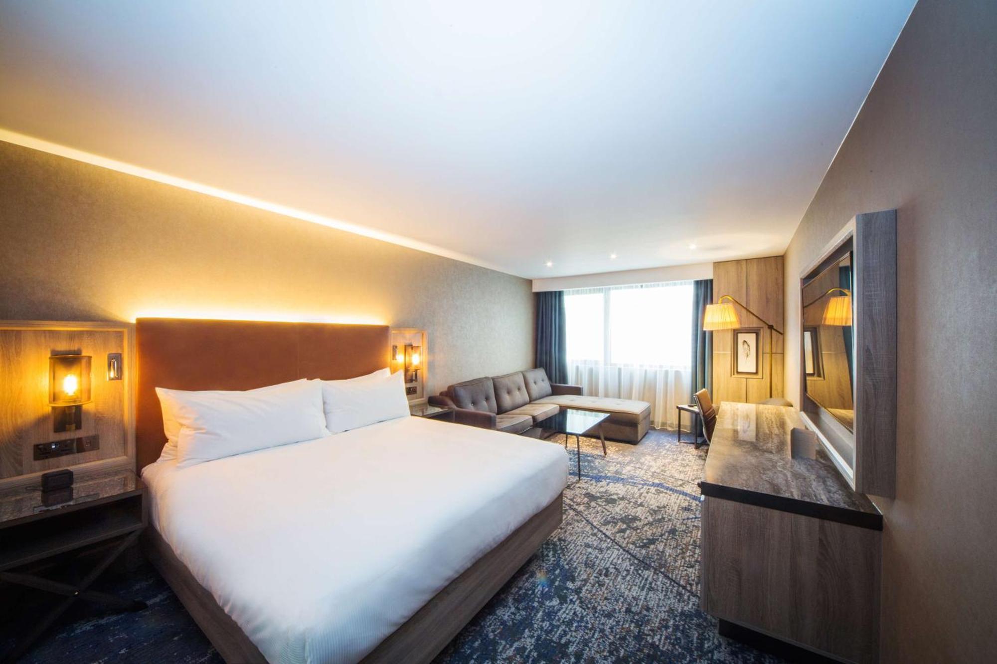 Doubletree By Hilton London Kingston Upon Thames Kingston upon Thames (Greater London) Exterior foto