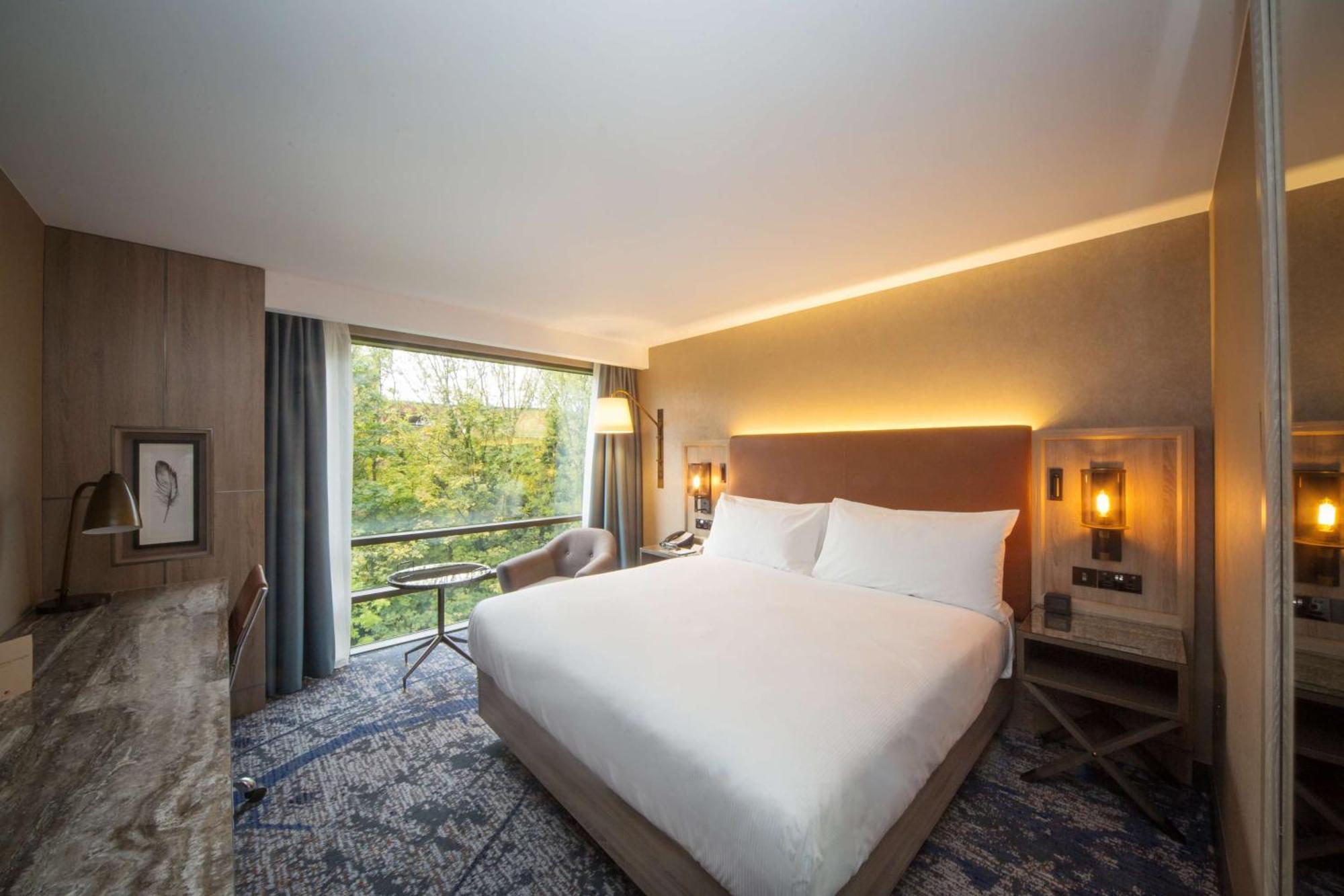 Doubletree By Hilton London Kingston Upon Thames Kingston upon Thames (Greater London) Exterior foto