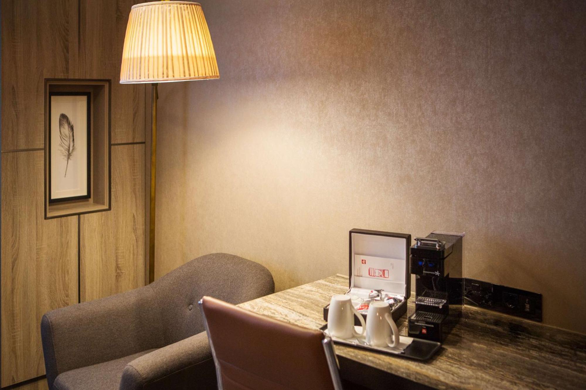 Doubletree By Hilton London Kingston Upon Thames Kingston upon Thames (Greater London) Exterior foto